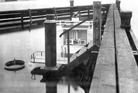 Plovoucí výparoměrná stanice na plavebním kanále u ústavu